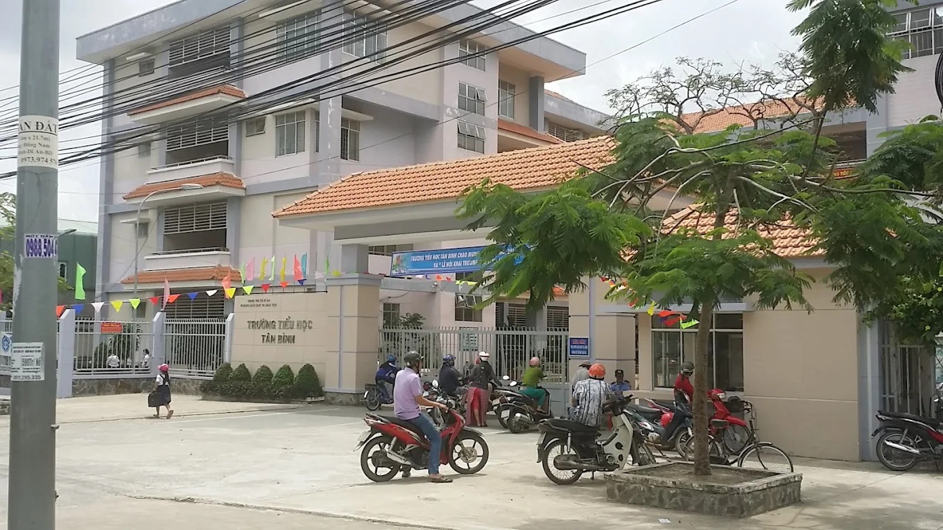 DANH MỤC TRƯỜNG TIỂU HỌC TẠI DĨ AN - BÌNH DƯƠNG 21 Trường tiểu học Tân Bình - Dĩ An